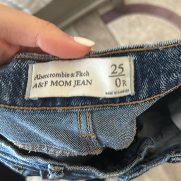 Abercrombie & Fitch Mom Jeans - Picture 4 of 4
